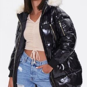 Forever 21 Glossy Black Puffer Coat with Faux Fur Women’s Size Large.